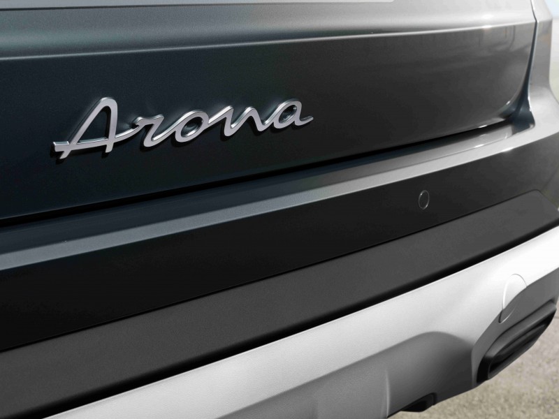 Nuevo SEAT Arona: renovado con un aspecto exterior más robusto y un diseño interior completamente nuevo