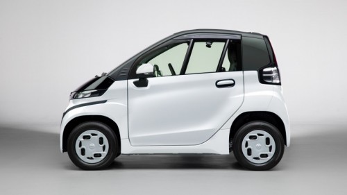 Toyota lanza para todo Japón el ultracompacto C-pod 100% eléctrico