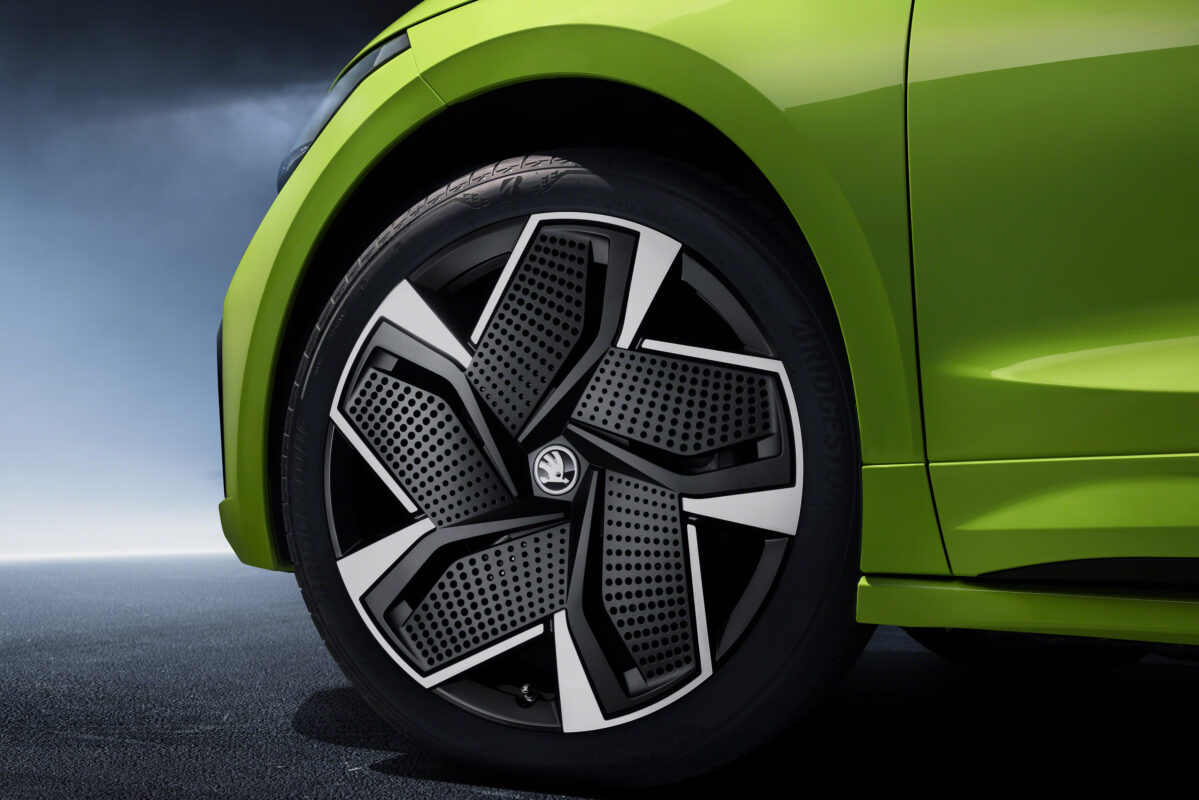 El ŠKODA ENYAQ COUPR IV: la electromovilidad en su  forma más elegante